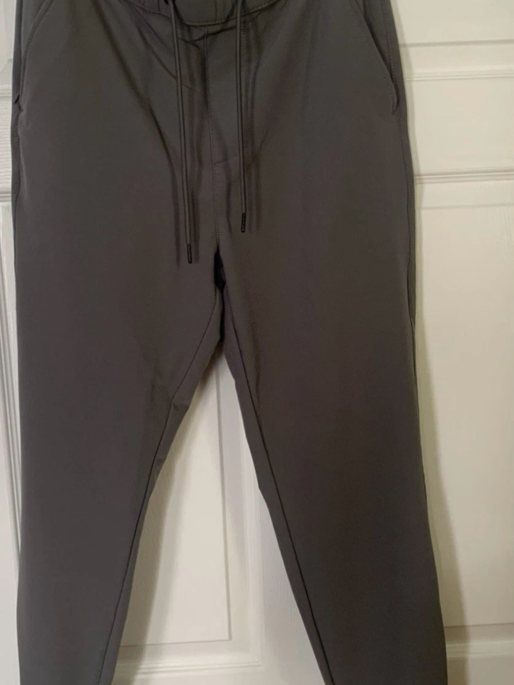 Goodfellow & Co Men’s Gray Jogger Pants Size M Drawstring – Small Thread Pull